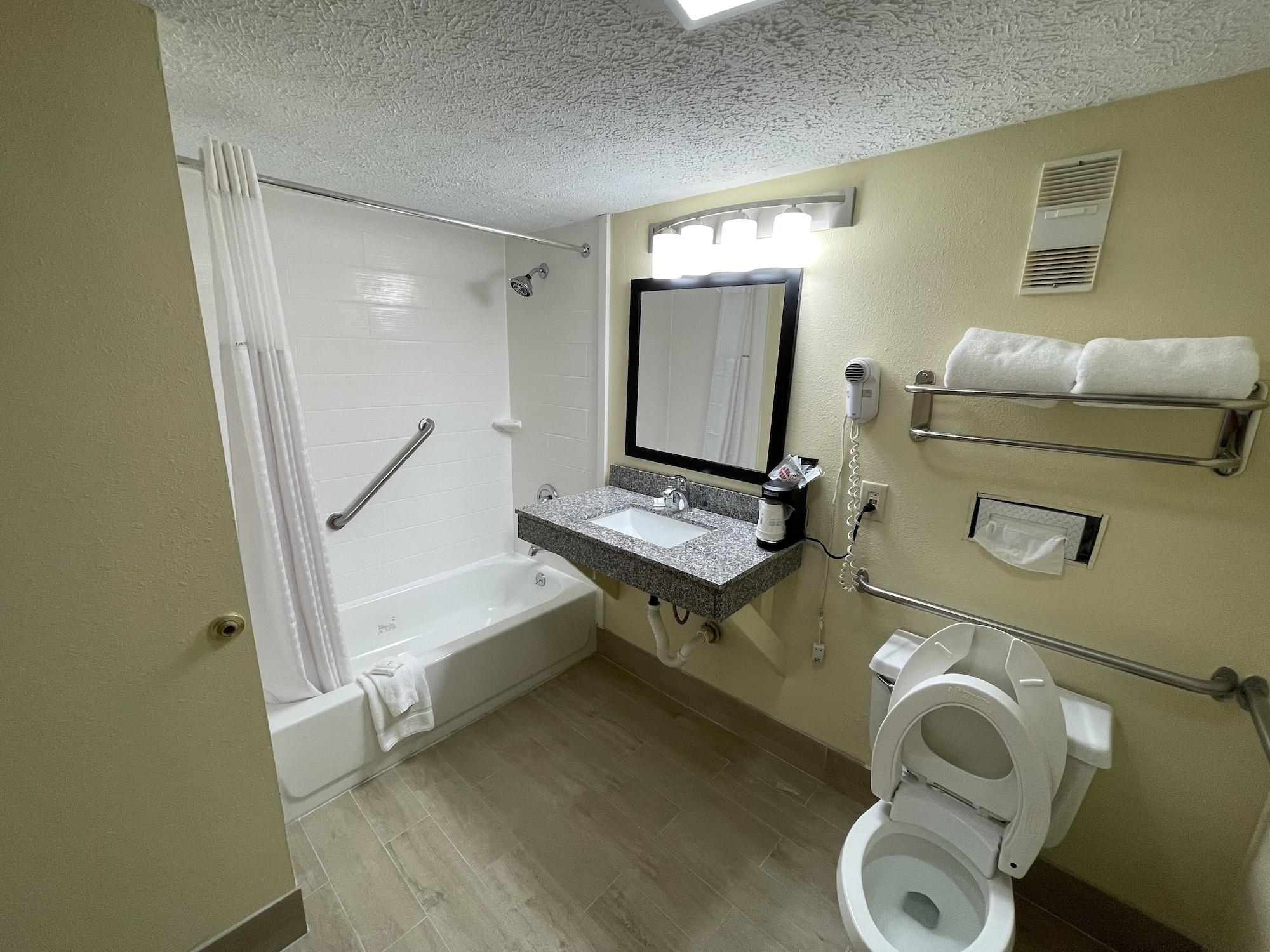 La Quinta Inn By Wyndham Indianapolis Airport Lynhurst Εξωτερικό φωτογραφία