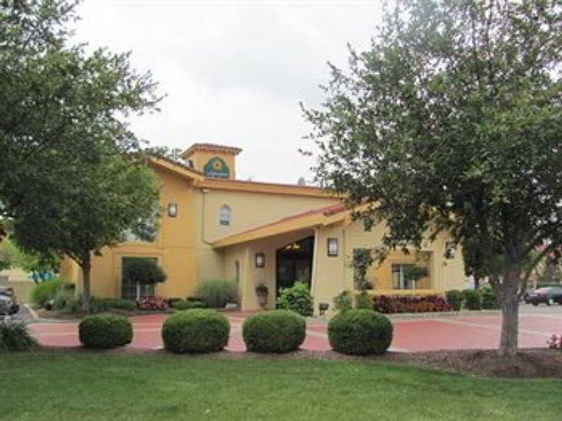 La Quinta Inn By Wyndham Indianapolis Airport Lynhurst Εξωτερικό φωτογραφία